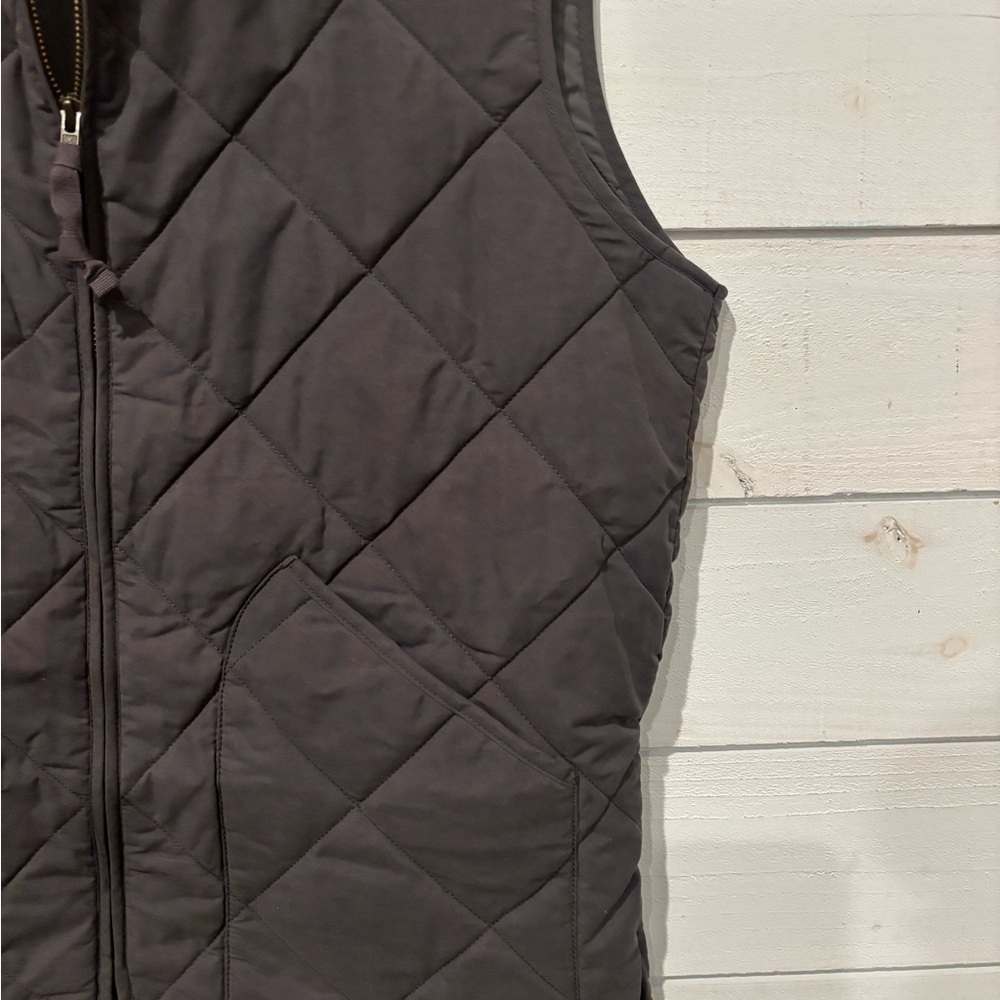 J. Crew Mercantile Charcoal Quilted Vest in size women’s Large .Great condition! - Picture 3 of 14